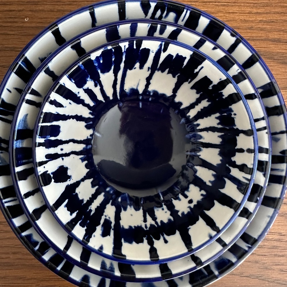 3 nesting blue tie dye sauce bowls